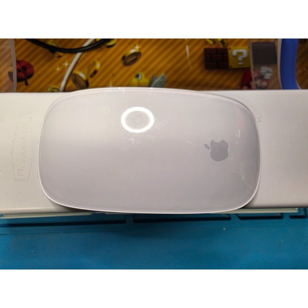 Apple Magic Mouse Model A1657 White / Silver